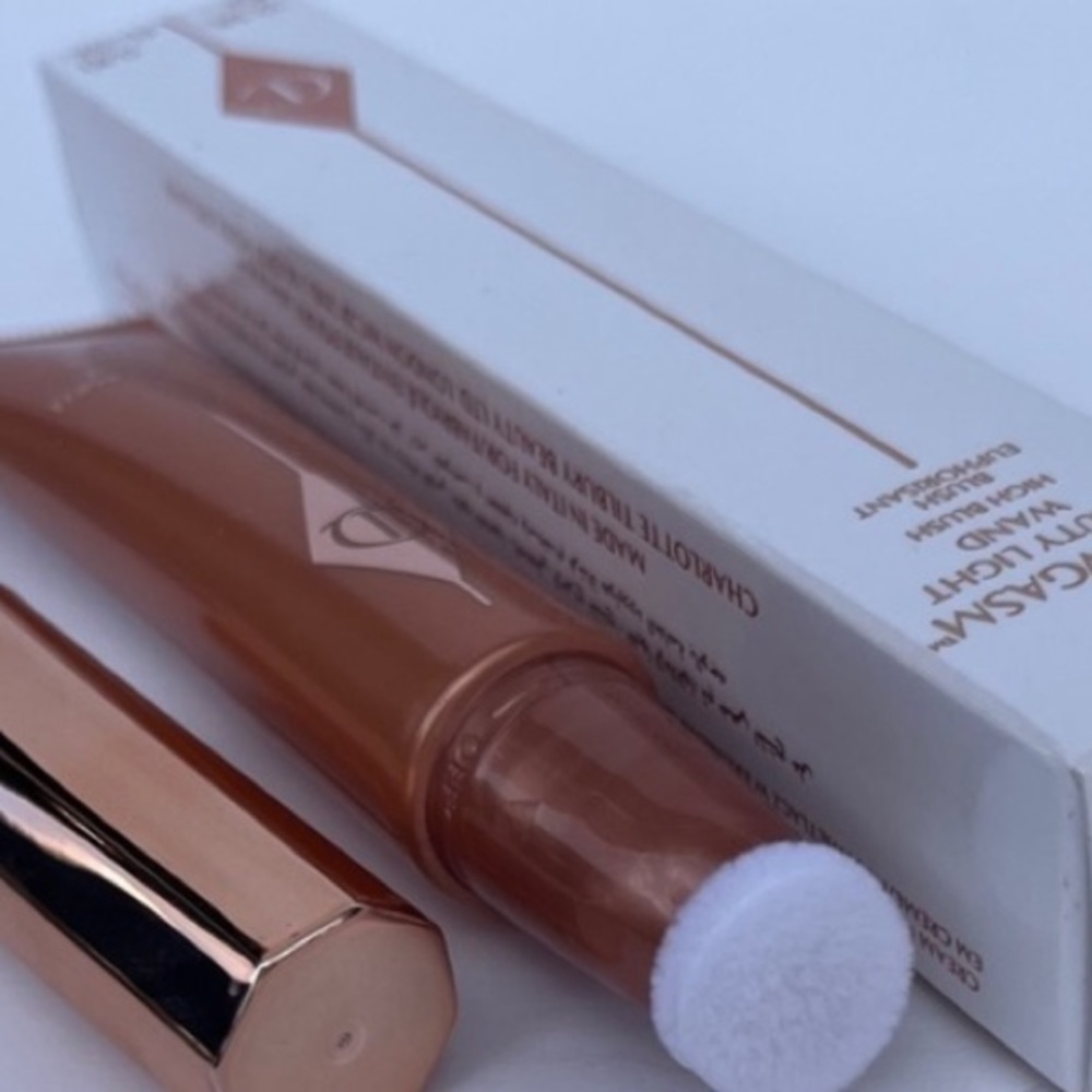 BRAND NEW! Charlotte Tilbury Peachgasm Beauty Light Wand!